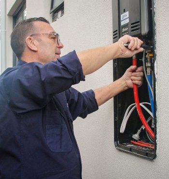 Do Instantaneous Gas Hot Water Systems Need Electricity? Some do, some don't call bayside plumbers